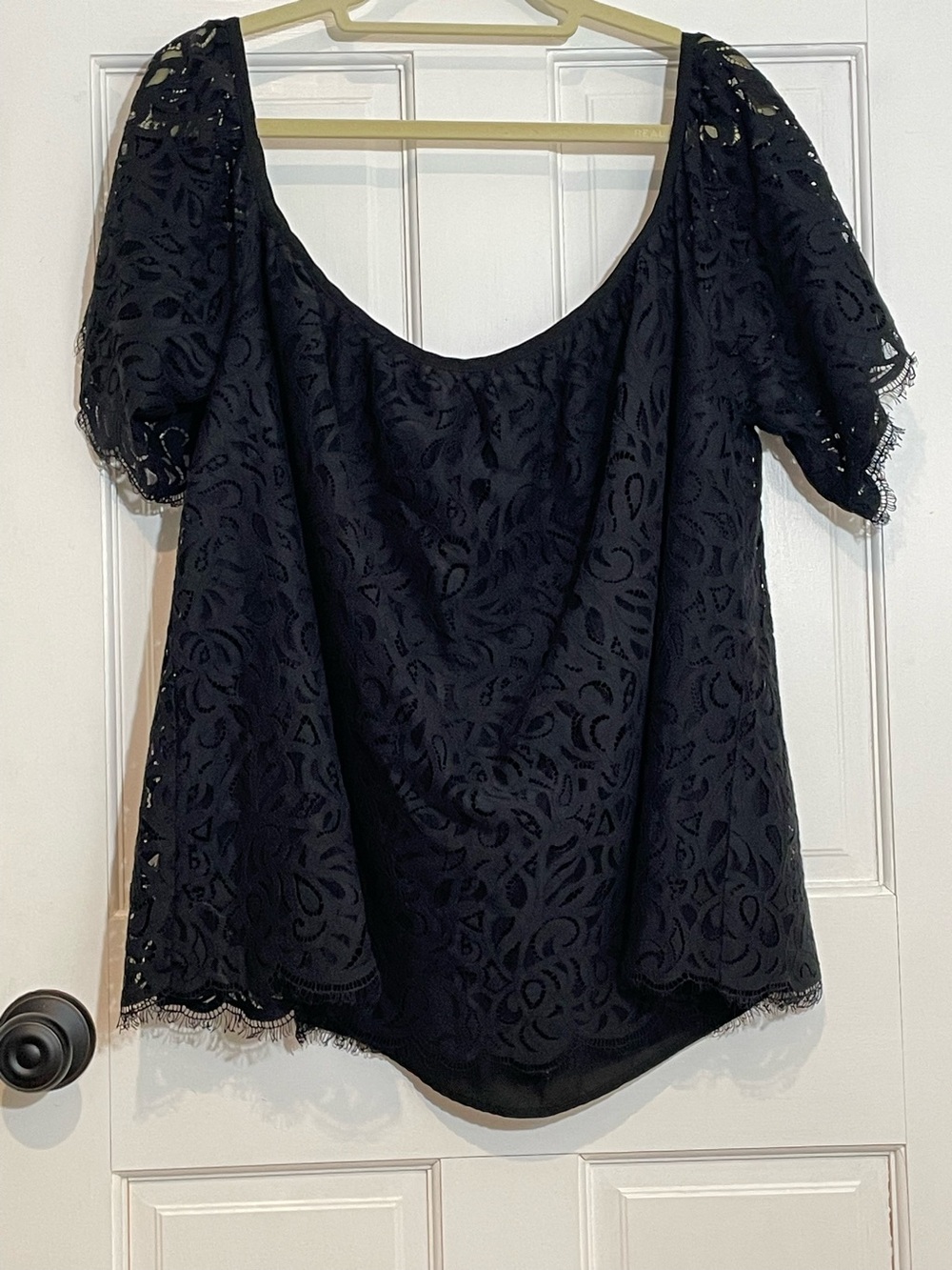 Vince Camuto Women’s 1X Black Lace Blouse Sheer Short Sleeve Scoop Neck Top